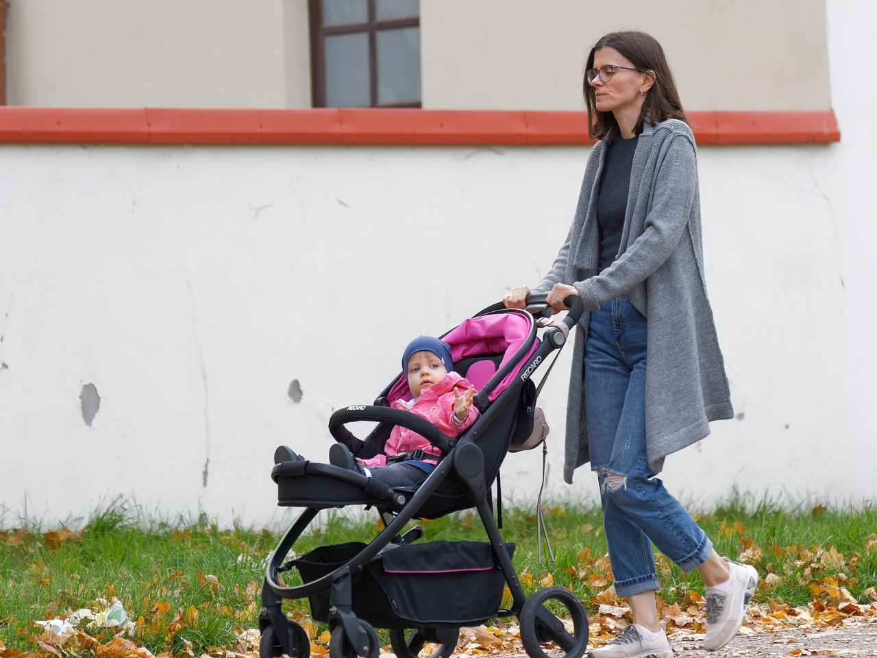 odkryj najlepsze wózki dla psów, które zapewniają komfort i bezpieczeństwo dla twojego pupila. idealne na spacery, podróże i codzienne przygody. wybierz idealny model dla swojego psa już dziś!