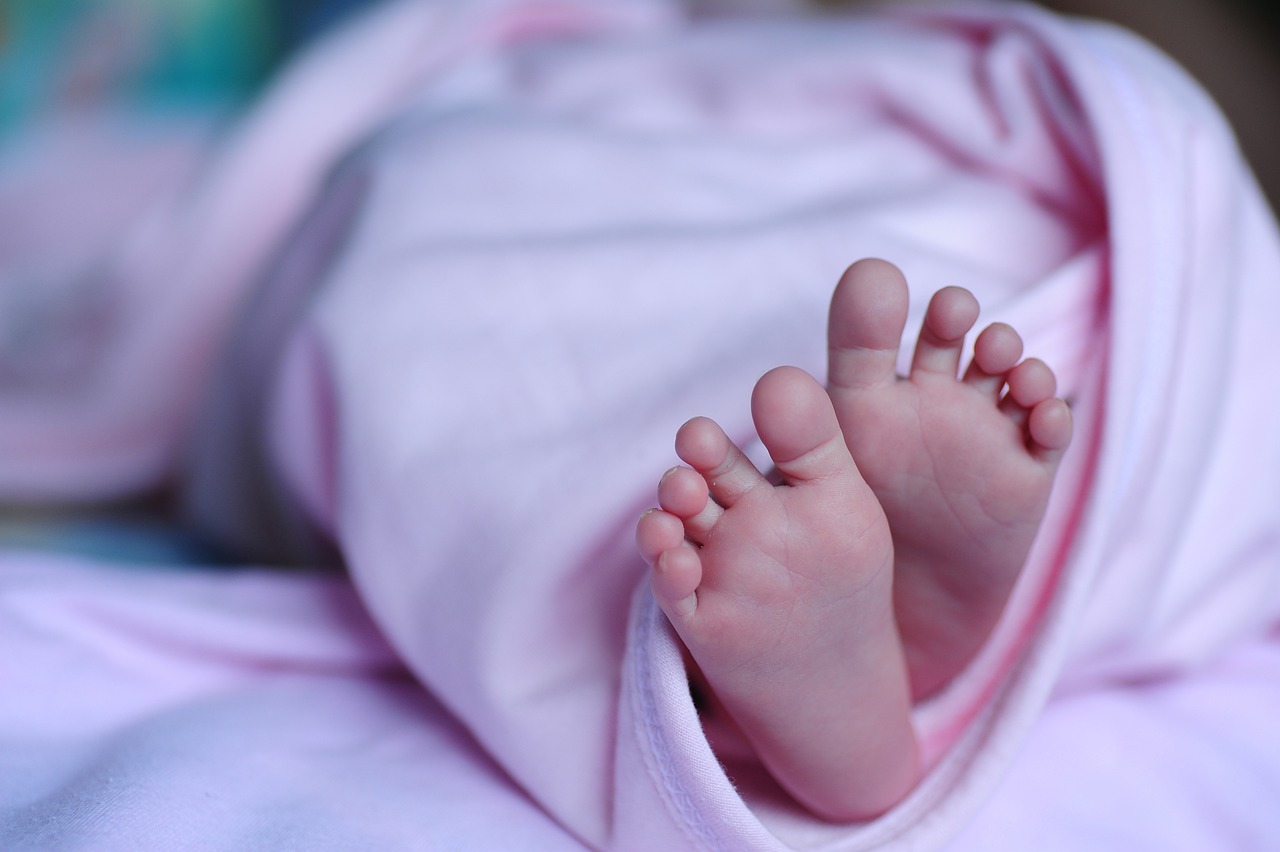 odkryj najlepsze sposoby na pielęgnację skóry noworodków. nasze porady pomogą ci wybrać najlepsze produkty, by zadbać o delikatną skórę twojego dziecka.